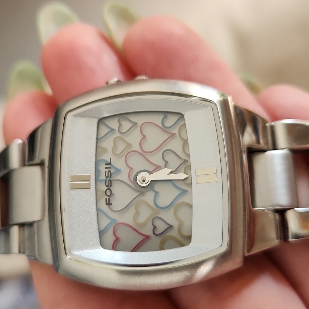 Fossil Big Tic Silver Watch with Heart Design - Picture 7 of 8